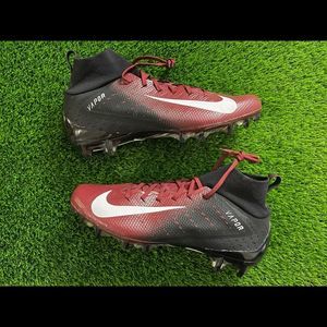 nike black and maroon